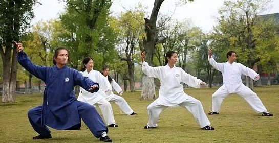 playing taichi