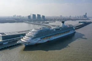 international cruise ported at China port